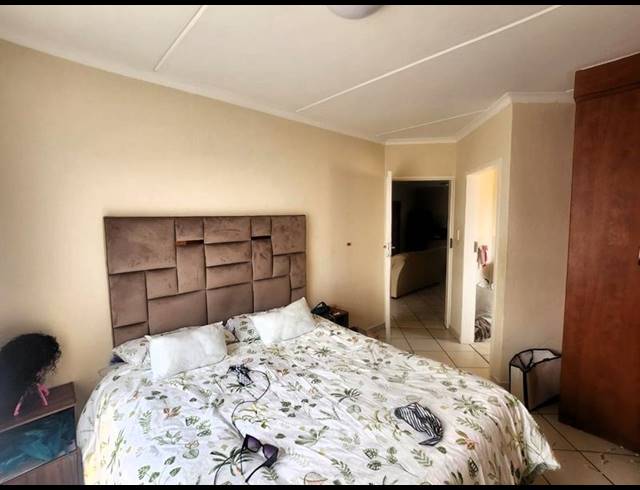 2 BEDROOM APARTMENT FOR SALE IN HEUWELOORD